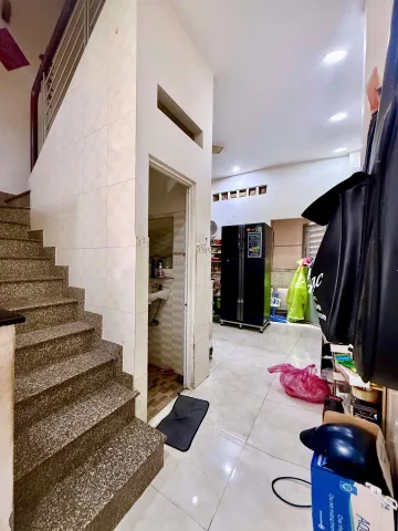 Nhà Bình Trị Đông,ngay sát chợ,hẻm 5m, ô tô đỗ cửa,shr, hoàn công đủ,4t750.
