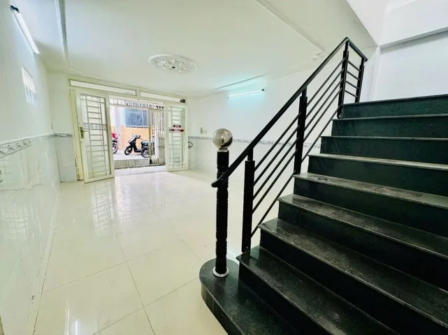 NHÀ ĐẸP 2 TẦNG LÔ GÓC THOÁNG MÁT, DƯƠNG BÁ TRẠC QUẬN 8 SÁT TT QUẬN 1, KDC HIỆN HỮU. CHỈ 5,9 TỶ