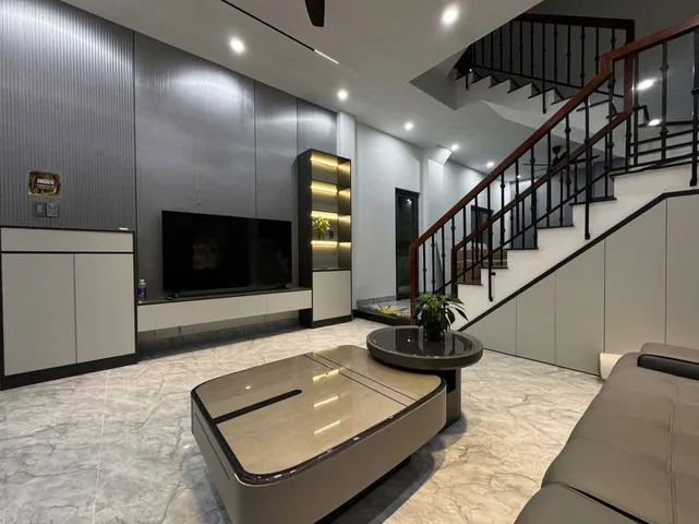 🏠 BÁN NHÀ NÚI THÀNH – 6,XX TỶ – 3 TẦNG 3 MÊ 1 TUM – 4 PHÒNG NGỦ 4 WC – SÂN THƯỢNG