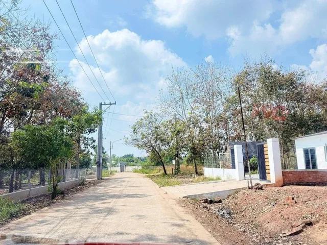 Cần bán gấp đất TP HCM (Phú Giáo, Bình Dương), 1700m2, thổ cư 300m2