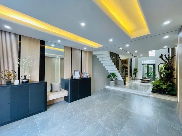 BÁN NHÀ 3 LẨU BTCT - XE HƠI ĐỖ CỬA P.TÂN QUY
