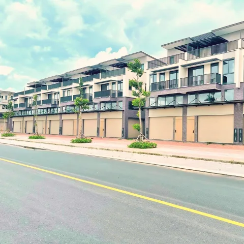 Chủ gửi nền ngộp khu Nam Long 2 Central Lake, Cần Thơ. Giá chỉ 3 tỉ 050, sổ sẵn sang tên, xây tự do từ 2 đến 5 tầng.
