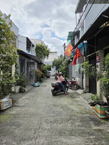 Sẵn dòng tiền, DT to 72m2 - 3 tầng. Giáp Nam Long hơn 6 tỷ