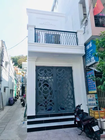 BÁN NHÀ 1 TRỆT 1 LẦU MẶT TIỀN ĐINH TIÊN HOÀNG, GẦN BIỂN BÃI TRƯỚC CHỈ 5.6 TỶ
