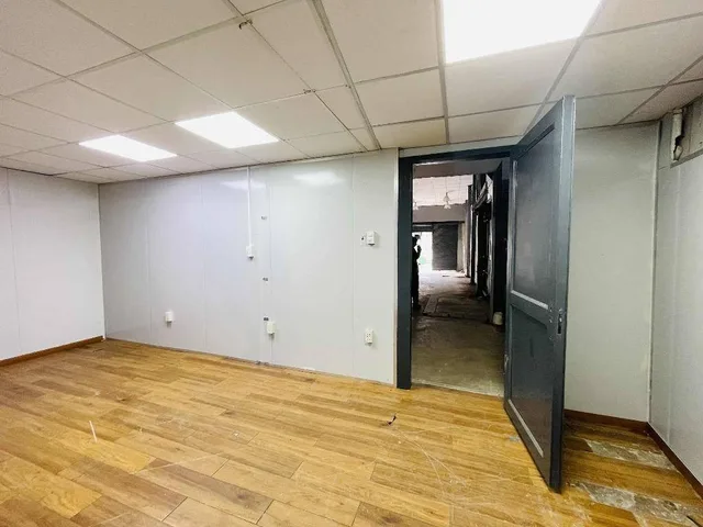 Bán nhà nát Bùi Văn Ba - 70m2 ngang chuẩn 4m - 5.x tỷ