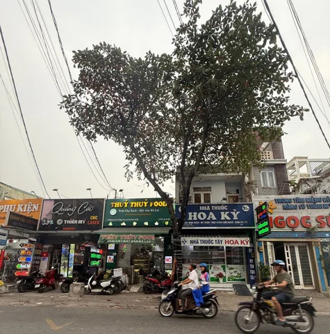 Mặt Tiền Đường Hiền Vương, DT: 79,2m² full thổ cư ngang 4,2m giá 13.5 tỷ tại Phường Phú Thạnh
