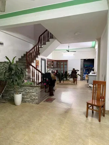 Thông tin mô tả
Lô đất, mặt tiền đường Trần Thái Tông cực đẹp.
Vị trí đẹp, đường thông hè thoáng. Thuận tiện di chuyển.
Diện tích 75m². Ngang 4m.
Hướng Tây ghé Nam.
Sổ đỏ đầy đủ.
Giá bán 186 tr/m².