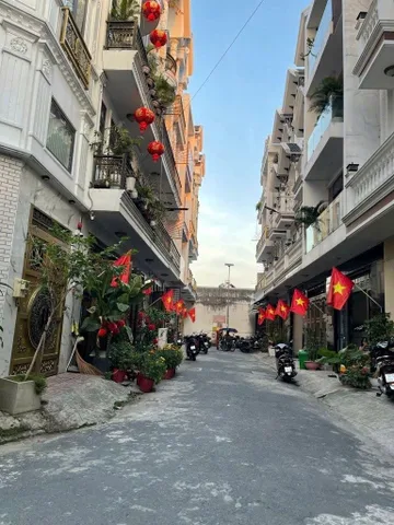 PHẠM ĐĂNG GIẢNG 4 TẦNG KHU PHÂN LÔ BÌNH TÂN.