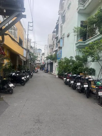 Bán nhà 2 Tầng, Hẻm ôtô Thông, DT: 139m² full thổ cư ngang 5,9m giá 23.9 tỷ tại Phường Tân Sơn Nhất