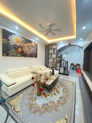BÁN PHÂN LÔ NGUYỄN CHÍ THANH  45Mx5T, MT 4M - OTO VÀO NHÀ - 1 NHÀ RA MẶT PHỐ