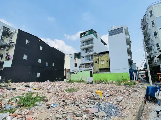 BÁN ĐẤT HẺM XE HƠI, ĐƯỜNG LÃ XUÂN OAI - 175m2 - GIÁ 12.5 TỶ