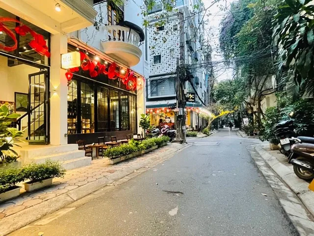 Bán nhà 43m² full thổ cư ngang 3,5m giá 19.5 tỷ tại Đường Láng Hạ Phường Láng