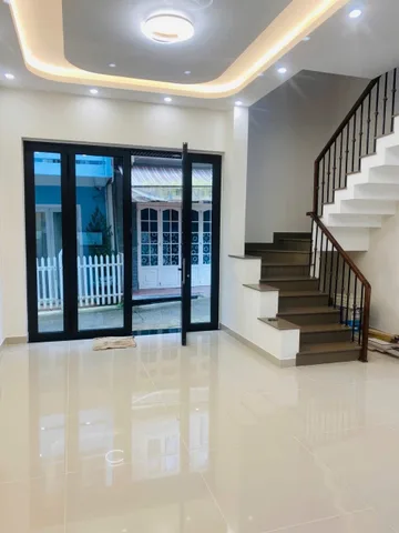 Bán nhà đẹp trung tâm phố p2, sổ hồng riêng chính chủ
