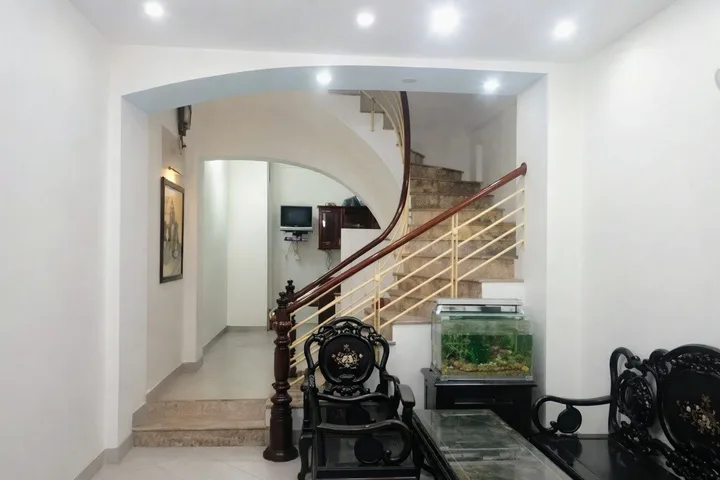 Nhà đẹp phân lô quân đội Lê Trọng Tấn – 42m2 x 4 tầng – Ô tô đỗ cửa – Sổ đỏ đẹp nở hậu – Tầm 11.x tỷ