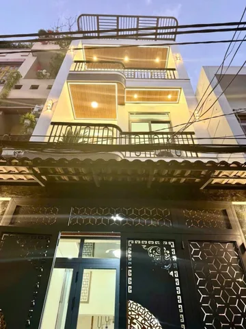 Cần tiền cho con khởi nghiệp nên bán gấp nhà ở Đinh Bộ Lĩnh. Nhà mới xây, full nội thất chỉ 2,6 tỷ