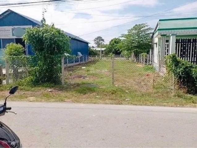 ĐẤT NGỘP 10X63=639M2 SHR ĐƯỜNG NHỰA 32M, ĐỐI DIỆN TRƯỜNG THPT NGUYỄN DU GIÁ 720TR