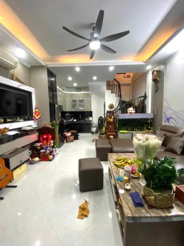 NHÀ ĐẸP TRUNG TÂM CẦU GIẤY – NGÕ NÔNG RỘNG – MỘT BƯỚC RA PHỐ