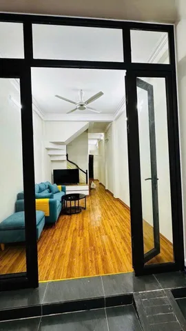 Cho Thuê Nhà Ngõ 418 Đê La Thành 40M² 3 Tầng 3 Ngủ - Full Nội Thất - Giá Thuê 13tr