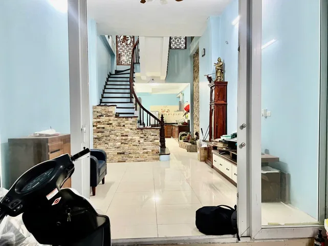 CHÍNH CHỦ CHO THUÊ NHÀ NGUYÊN CĂN 3 TẦNG NGÃ TƯ KIM MÃ- NGUYỄN CHI THANH,GIẢNG VÕ, HÀ NỘI