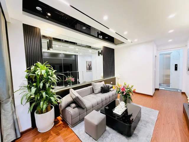 🔥Khương Đình, Nhà Đẹp Xây Mới, 6 Tầng Thang Máy, 50 Ra Phố, Full Nội Thất Ở Luôn, Giá 9.x