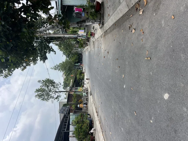 Bán đất tặng nhà cấp 4