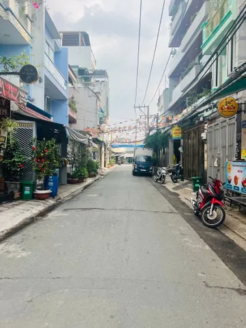 Bán nhà 2 Tầng, Hẻm ôtô, DT: 63,4m² full thổ cư ngang 6,2m giá 6.4 tỷ tại Phường Tân Tạo