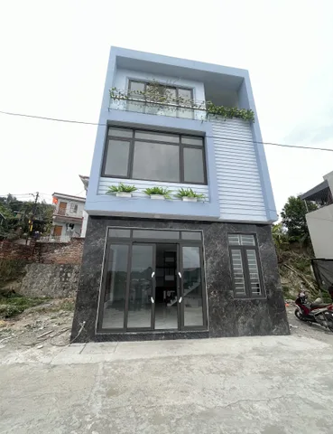 BÁN NHÀ 3 TẦNG KHU CỘT 5,ĐỐI DIỆN BIGC GO,PHƯỜNG HẠ LONG