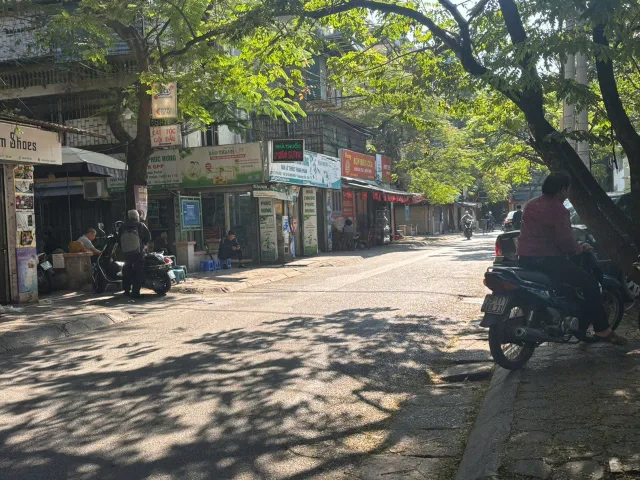 CHÍNH CHỦ bán nhà lô góc, 3 tầng -  Trung tâm Đống Đa, phố Đặng Văn Ngữ - Full nội thất