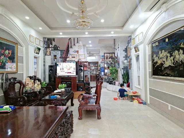 NHÀ MỚI VÀO Ở NGAY, KỀ KCX TÂN THUẬN, 5P ĐẾN Q4, DT ĐẸP 84M, 6,X TY