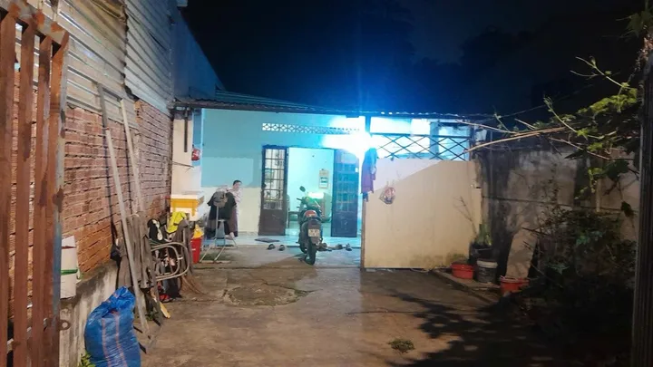 Cần bán nhaf