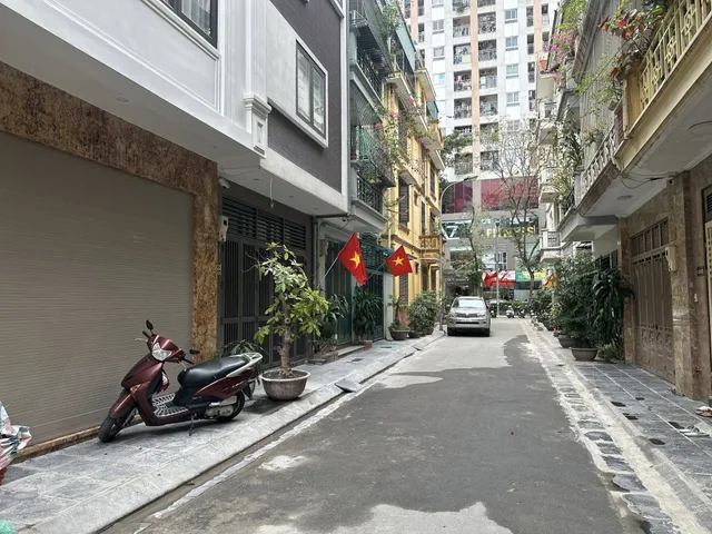 BÁN NHÀ LIỀN KỀ KĐT ĐỊNH CÔNG. 80M2 - 5 TẦNG. GARA Ô TÔ.