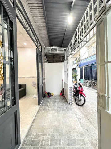 🏆🏆🏆(NC) BÁN NHÀ TRỆT LẦU DIỆN TÍCH RỘNG| 3 PHÒNG NGỦ| HẺM 387 TRẦN NAM PHÚ| TÂN AN| CẦN THƠ
💰💰2 Tỷ 850 
- Diện tích: 5m dài 12m; tổng 60m2
- Dtsd: 120m2 
- Pháp lý: thổ cư 100%
- Hướng: Tây bắc
- Lộ trước nhà 4m
- Nhà gồm: Sân trước, phòng khách rộ
