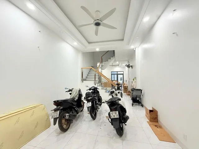 Bán nhà 80m² full thổ cư ngang 4m giá 8.6 tỷ tại Phường Bình Hưng Hòa A