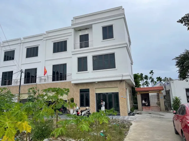 NÊN MUA NHÀ HAY ĐẦU TƯ ĐẤT? 🏡🌱
L/h :076,231.9990 e Thúy