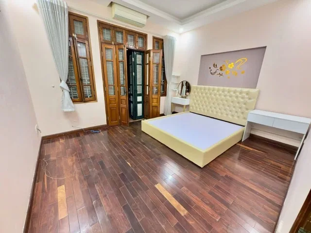 Trần Quốc Hoàn 60m2, 5 tầng phân lô, kinh doanh, Oto (lắp được thang máy) 23.5 tỷ