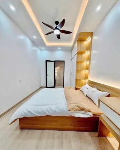 CHỈ 4.5 TỶ - DT 30M - 4 TẦNG 3 NGỦ - TẶNG Nội Thất

Chính Chủ -Bán Nhà Phố Trương Định . Hoàng Mai - 20m Ra Phố ÔTÔ Dừng Đỗ - Kinh Doanh - Tặng Full Nội Thất 
+ Diện tích 30m - 4 tầng - 3 Ngủ KCBT Kiên Cố
+ Tặng full nội thất về ở ngay
+ Giá 4.5 tỷ C