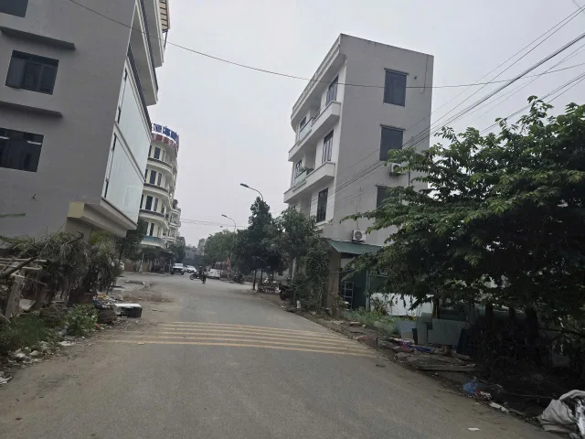 Bán 71m mặt tiền 5m đất dãy CL20 lô góc khu 9 đại phúc làn 2 đường nguyễn quyền. Phường võ cường tỉnh bắc ninh