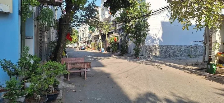 TRƯỜNG THỌ _Đất HIẾM CÒN SÓT. HẺM XE HƠI 6M. NỞ HẬU. CÁCH METRO 500M .