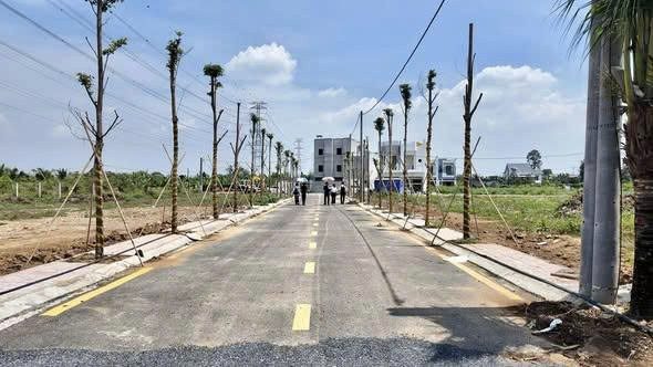 ĐẤT NỀN NHÀ LẦU TRONG KHU DÂN CƯ TÂN TRIỀU CHỈ HƠN 1TY