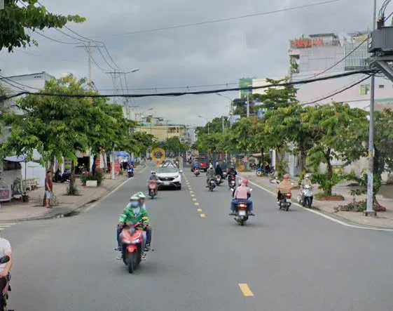 1040 - BÁN TRỌ HẺM Ô TÔ - ĐƯỜNG 11 - GẦN CHỢ THỦ ĐỨC - NGAY TRƯỜNG CĐ VINATEX - NGANG 6M