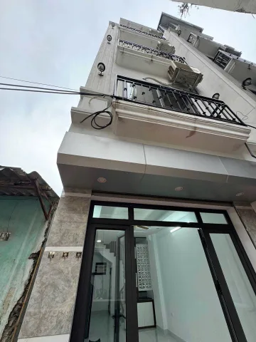Nhà đẹp sát Nguyễn Văn Huyên, 5 tầng, 10.5 tỷ, ở ngay, dân trí cao