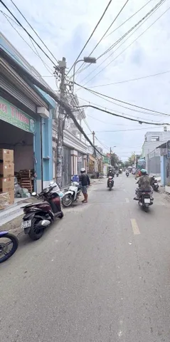 Nền thổ mặt tiền đường,100m2, ngay Tỉnh lộ 10,giáp khu t.ên lử.a  chỉ 8tỉ 8.