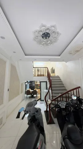 Cho thuê nhà đường kHương Trung, Thanh Xuân
Diện tích: 40m² x 4 tầng  ngõ rộng, ô tô tránh-17tr/1tháng