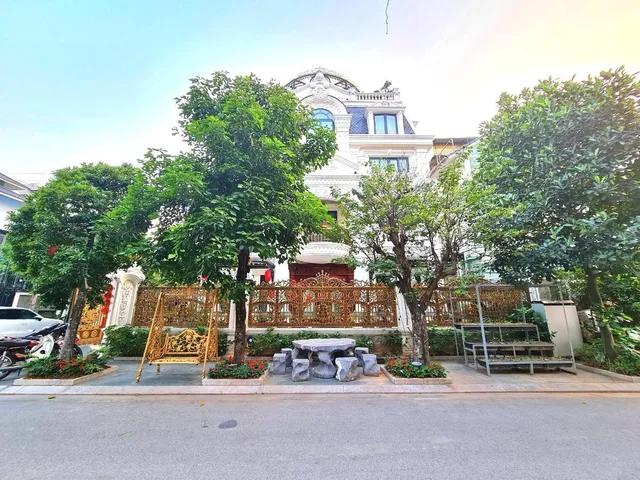 BÁN BIỆT THỰ VIP KHU ĐÔ THỊ VIỆT HƯNG 250M², 2 MẶT TIỀN