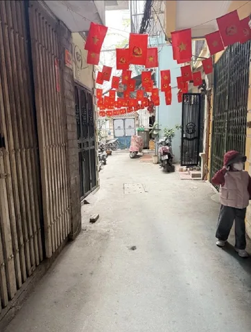 NGÕ VĂN HƯƠNG- TÔN ĐỨC THẮNG- NHÀ ĐẸP Ở NGAY - NGÕ THÔNG TỨ TUNG - GẦN Ô TÔ - 43M2-5T- GIÁ 10,5TỶ