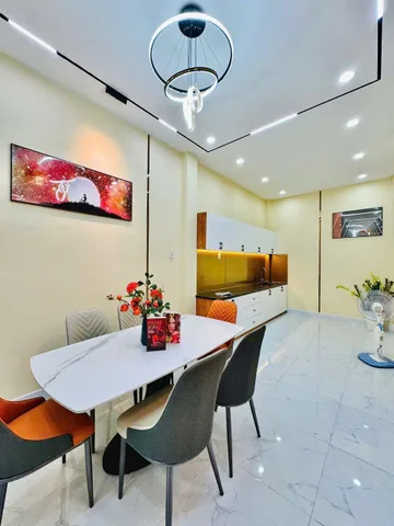 Gần THCS Hậu Giang. Căn 62.8m² Hồng Bàng, Q11, giá 4 tỷ 550. Xây 1 trệt 3 lầu, hẻm 4.5m, sổ sẵn
