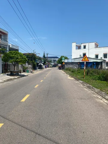 MẶT TIỀN ĐƯỜNG THANH NIÊN XÃ BÌNH MINH (NAM HỘI AN)