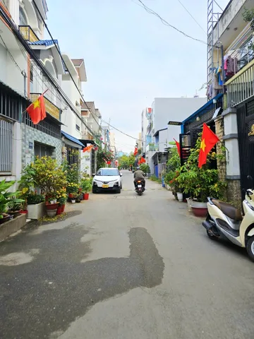 🚗 BÁN NHÀ 3 TẦNG - 50M2( 4*12.6), CÔNG NHẬN ĐỦ - 3PN, 3WC, TẶNG FULL NỘI THẤT - KHÔNG QH - NHÀ PHỐ HẺM XE HƠI -GẦN CHỢ, UBND, KHU ĐT ĐTL - P LONG TRƯỜNG, THỦ ĐỨC. (A)