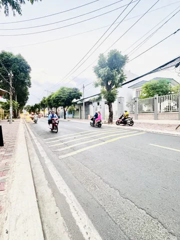 BÁN ĐẤT MẶT TIỀN ĐƯỜNG LINH TRUNG - 373m2 - GIÁ 27.5 TỶ