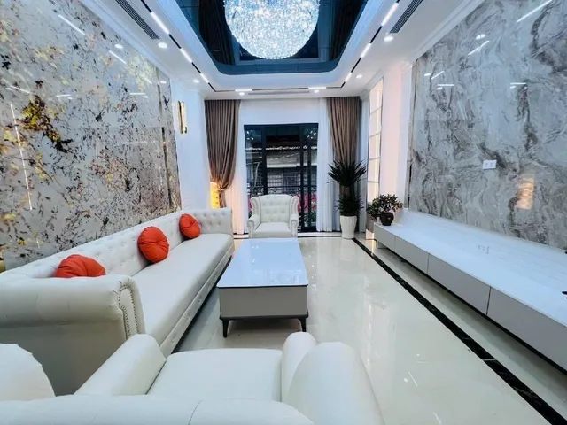 Hoàng Quốc Việt - Nghĩa Đô 60m2, thang máy, Gara oto, nhú nhẹ 25 tỷ